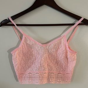 Beautiful, vintage lace crop top/bralette  size M